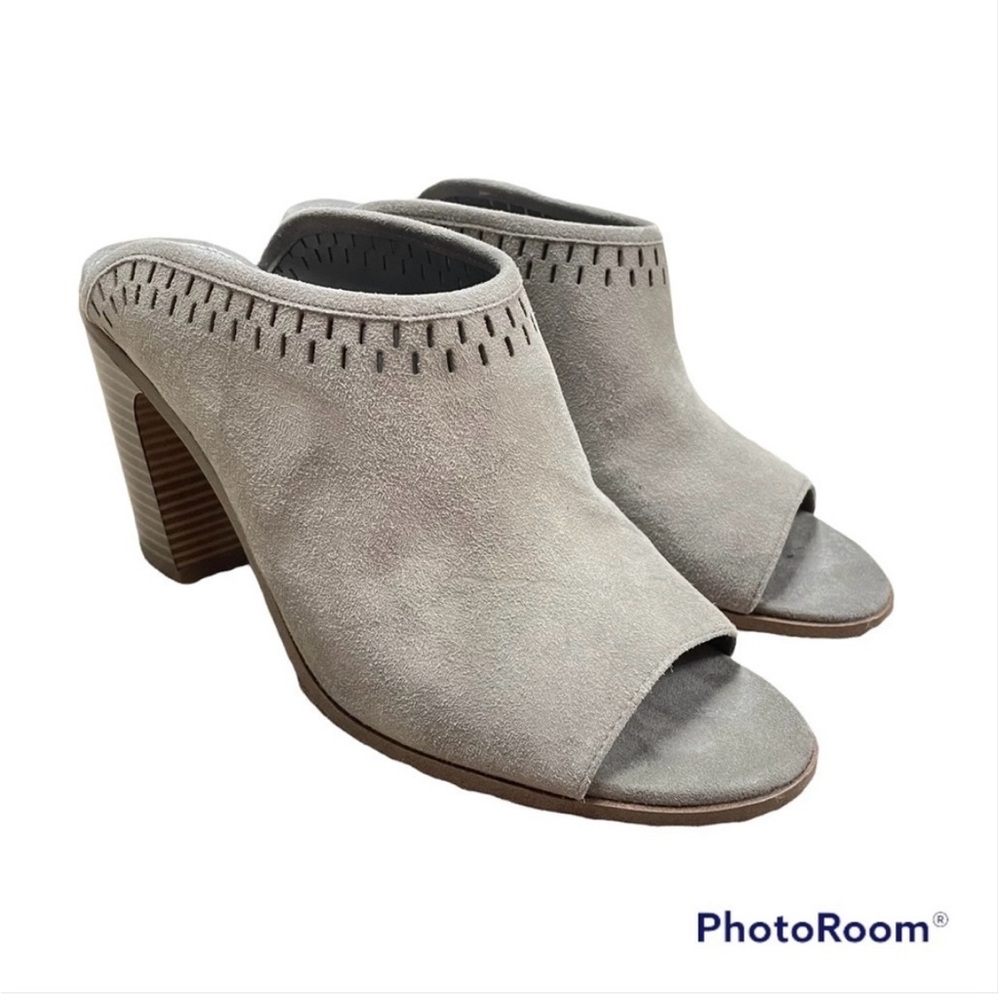 **REDUCED**.  Vince Camuto Merlyna gray suede leather block heel mule sandal 9.5